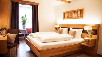 Standard Double Room | In-room safe, desk, blackout drapes, soundproofing