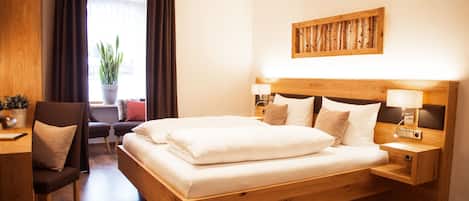 Standard Double Room | In-room safe, desk, blackout drapes, soundproofing