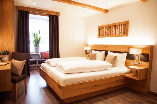 Chambre Double Standard | Coffres-forts dans les chambres, bureau, rideaux occultants