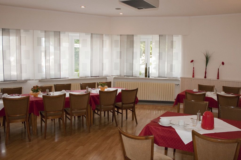 breakfast and dinner served, regional cuisine