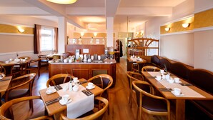 Daily buffet breakfast for a fee - Hotel Am Alten Hafen (Wismar)