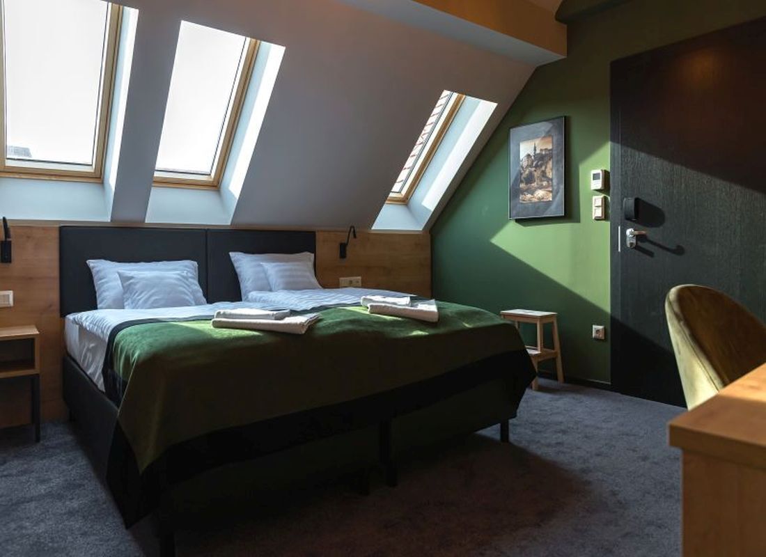 Basic Suite | Minibar, in-room safe, desk, laptop workspace