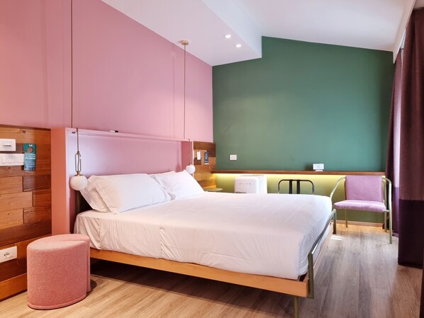 Deluxe Room, 1 Queen Bed