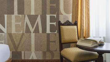 Basic-Zimmer | Hochwertige Bettwaren, Minibar, Zimmersafe, schallisolierte Zimmer