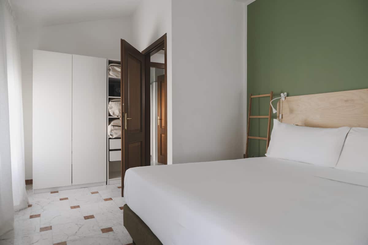 Apartment, 1 Bedroom, Kitchen | 1 bedroom, premium bedding, minibar, in-room safe