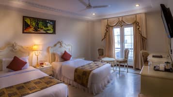 Junior Suite | 1 bedroom, premium bedding, minibar, in-room safe