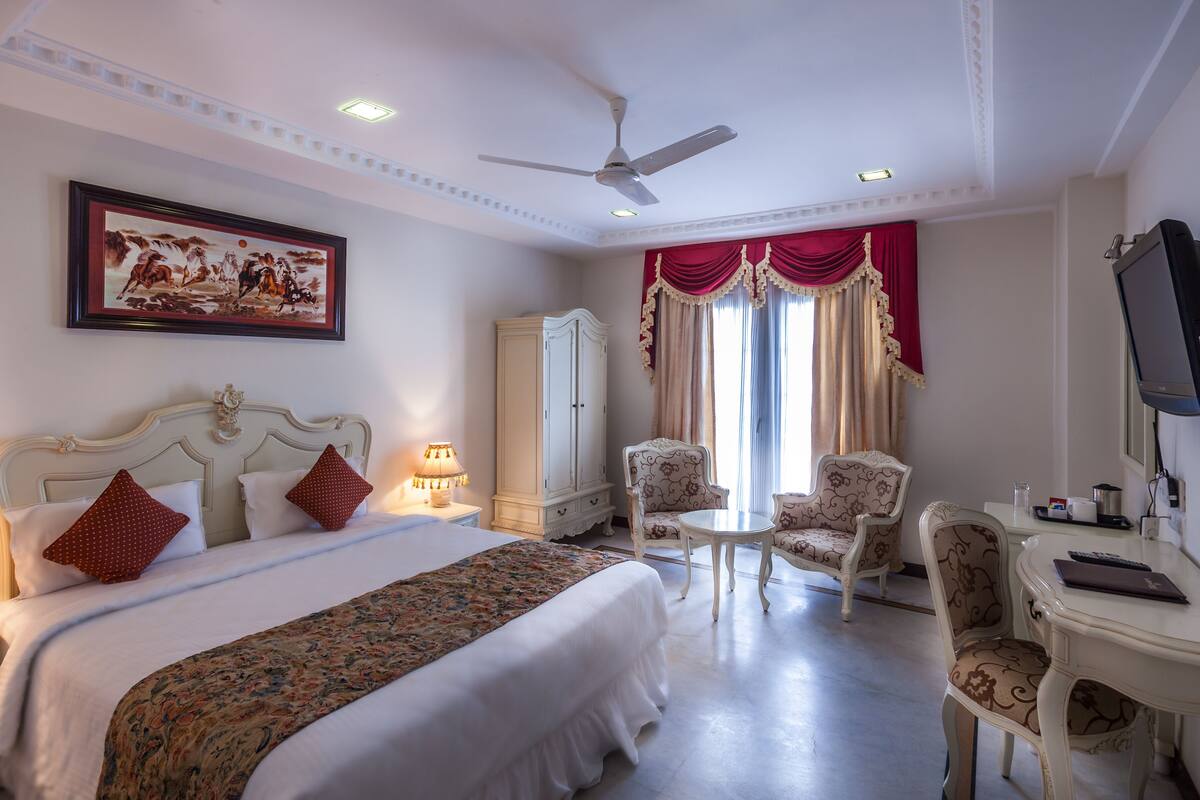 1 bedroom, premium bedding, minibar, in-room safe