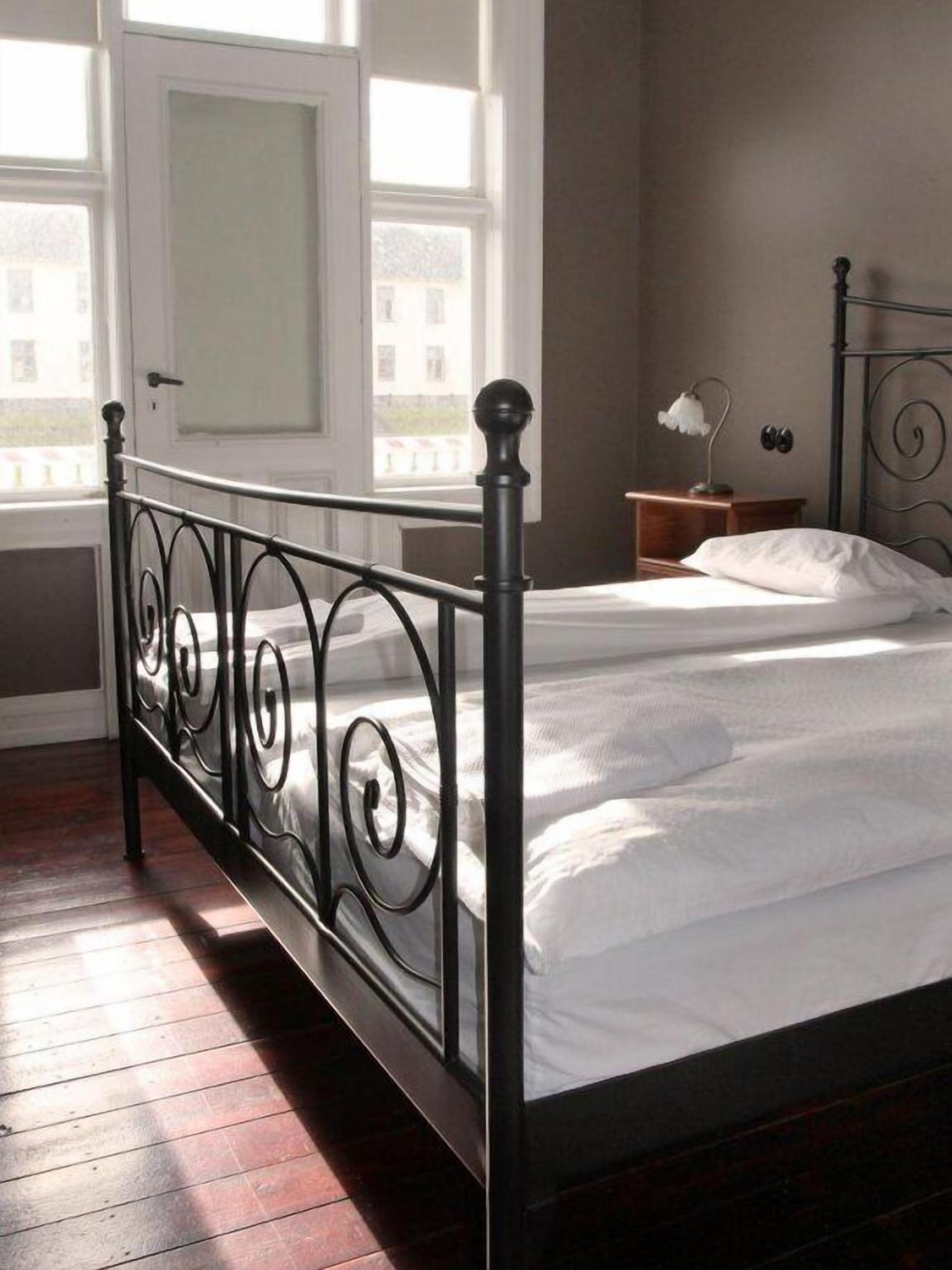 Dobbeltrom – deluxe, balkong, byutsikt (Self Check-in) | Blendingsgardiner, wi-fi (inkludert) og sengetøy