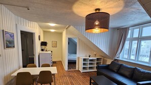 Two Bedroom Apartment - Self Check-in | Oppholdsområde
