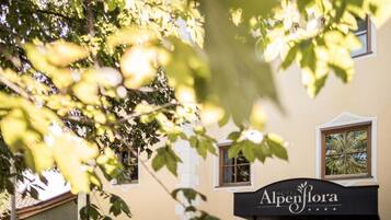 Façade de lâhĂ©bergement