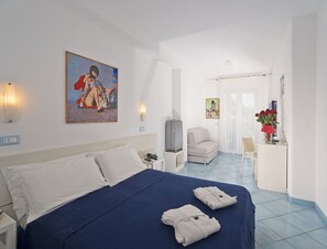 Egyptian cotton sheets, premium bedding, minibar, in-room safe - Panoramahotel by Imperamare (Forio)