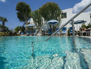 Outdoor spa tub - Panoramahotel by Imperamare (Forio)