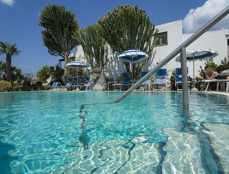Bañera de hidromasaje exterior