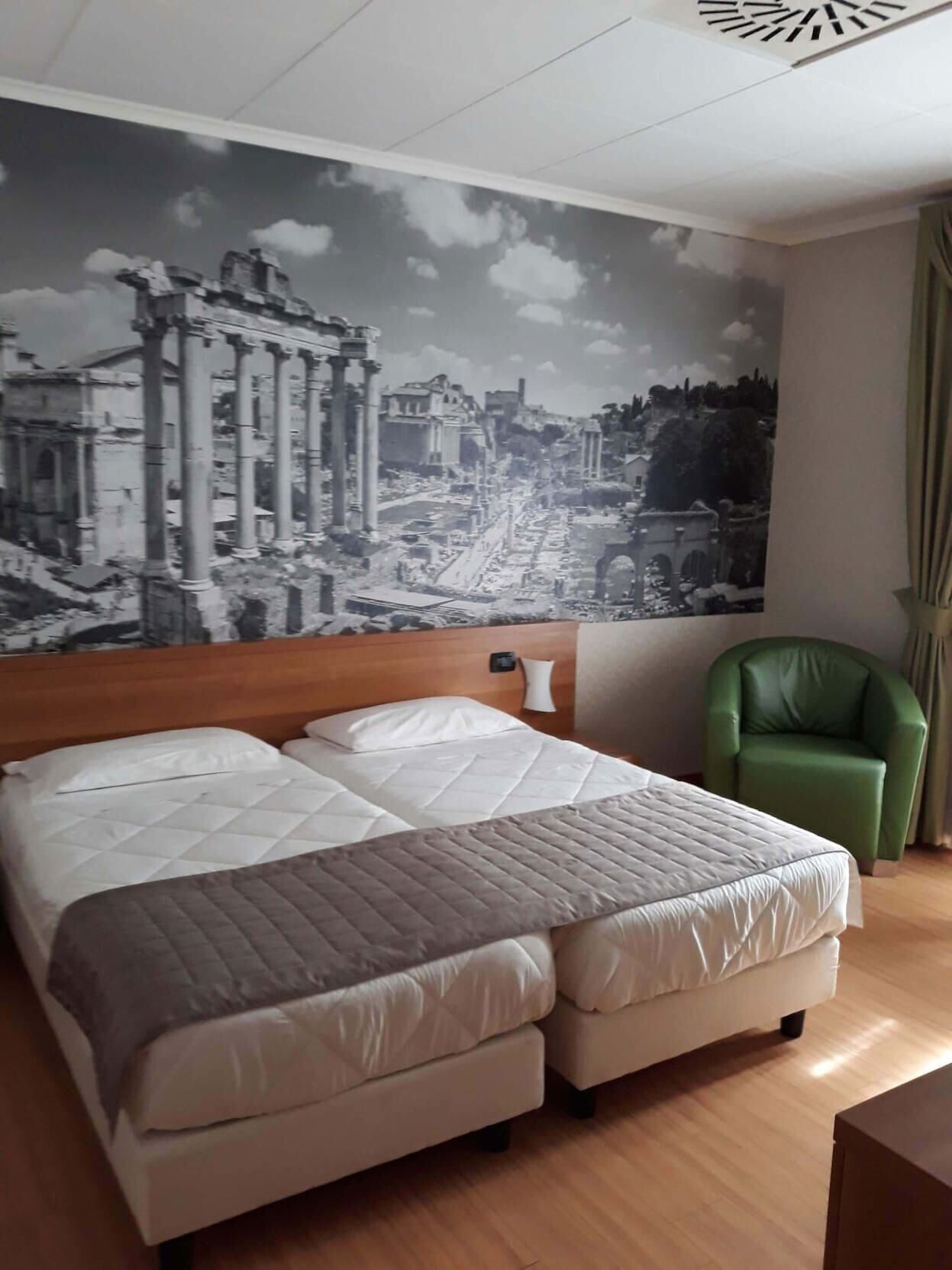 In-room safe, desk, laptop workspace, free WiFi
