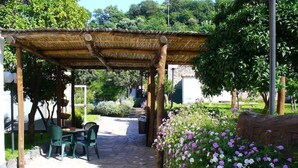 Outdoor dining - La Marticana (Ischia)