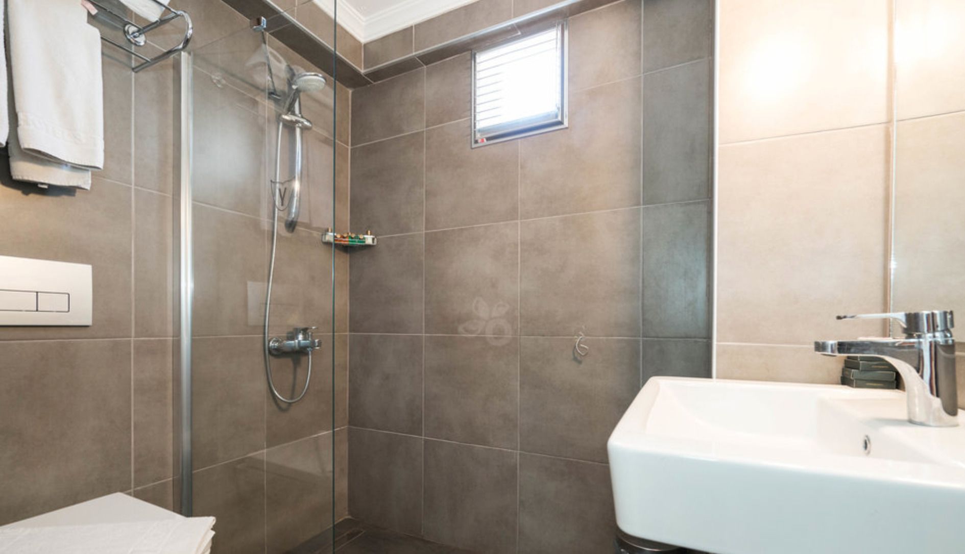 shower, free toiletries, hair dryer, slippers