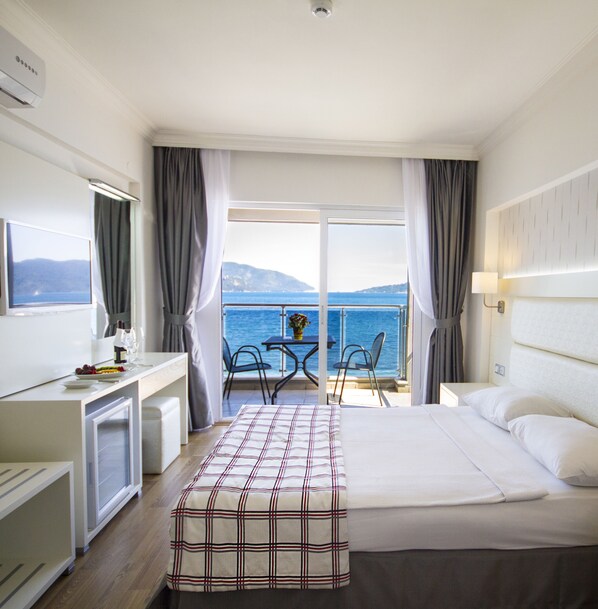 Premium bedding, minibar, in-room safe, desk - Yunus Beach Hotel (Marmaris)