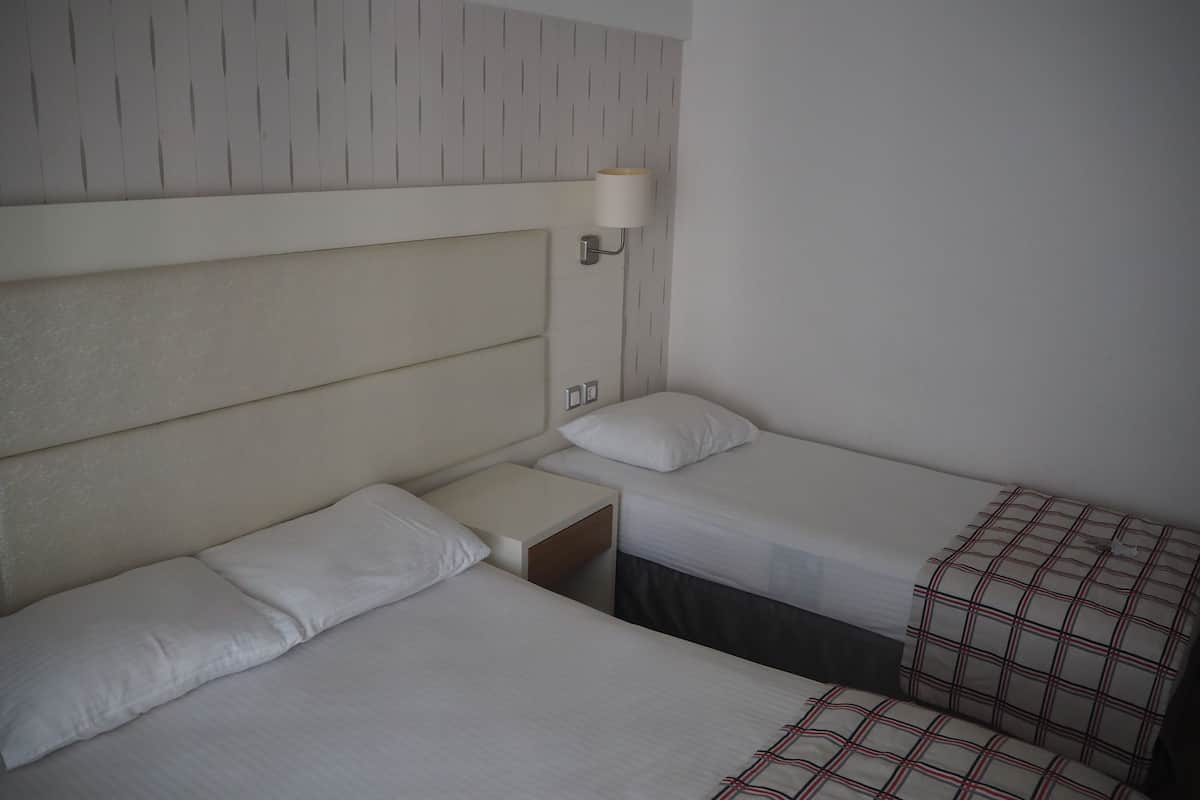 Family Oda | 1 yatak odası, kaliteli yatak takımı, minibar, odada kasa