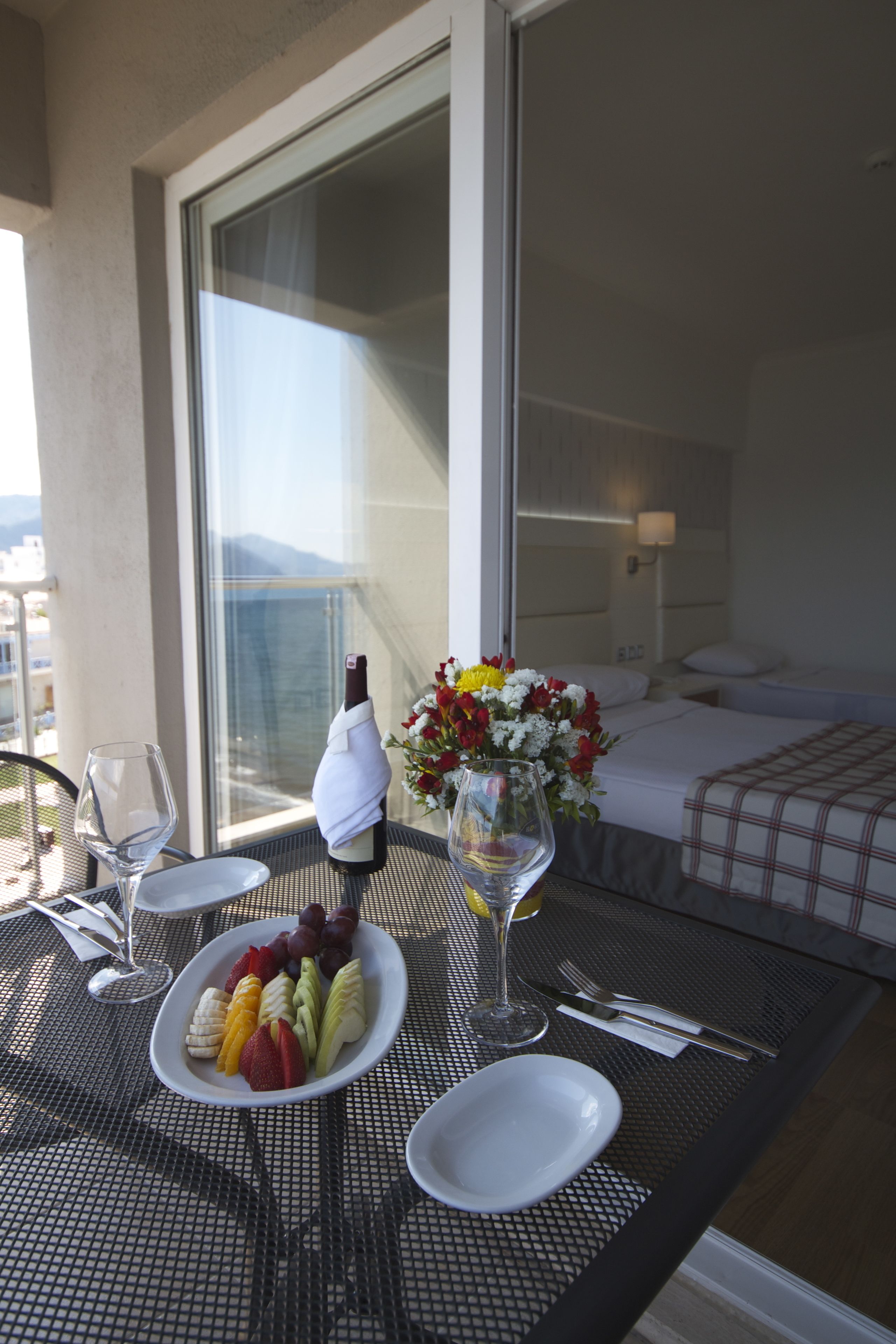 direct sea view room | room service – dining