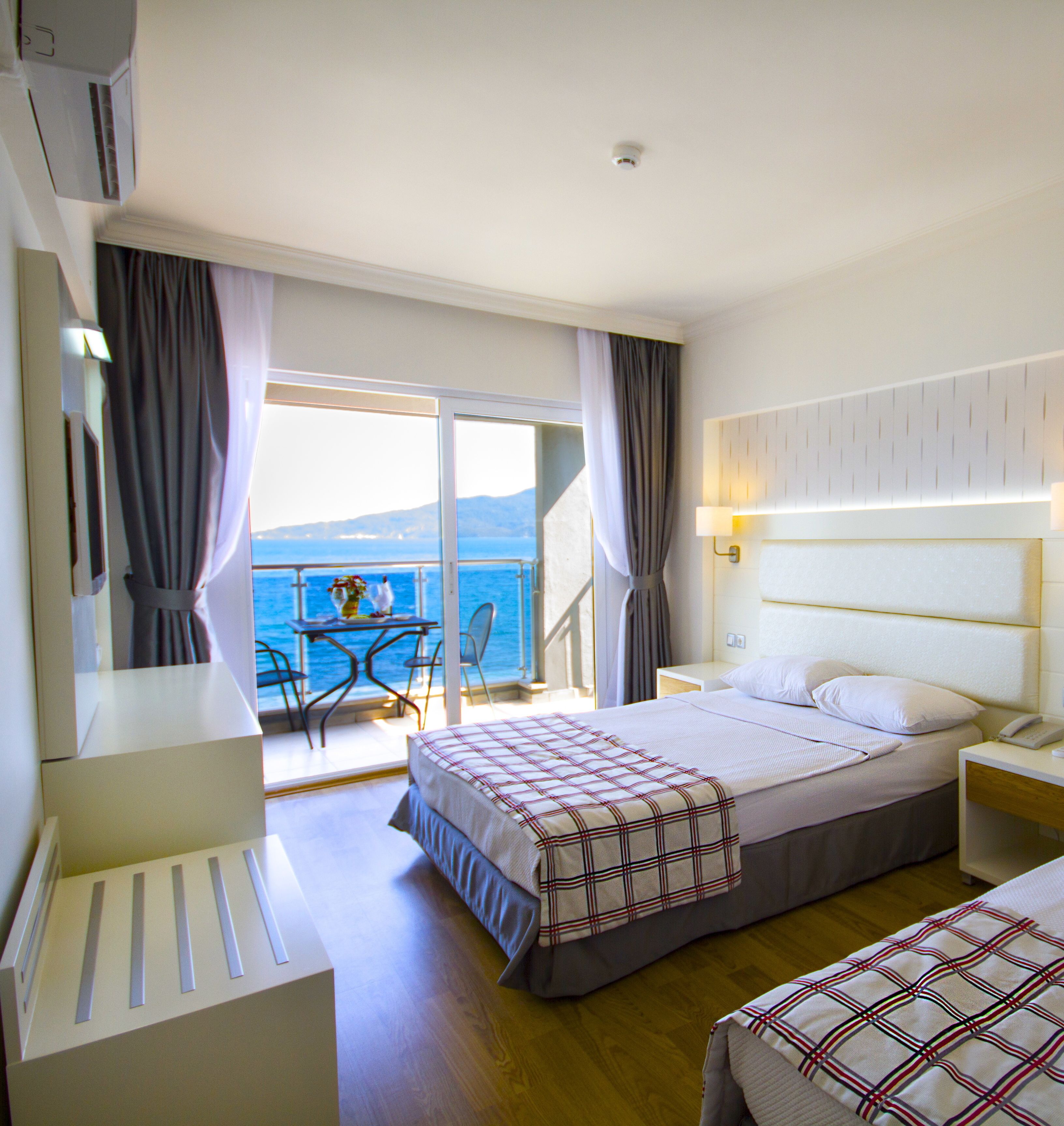 direct sea view room | premium bedding, minibar, in-room safe, desk