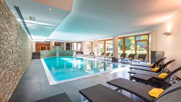 Hồ bơi trong nhà