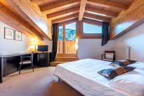 Chambre Supérieure Double ou avec lits jumeaux, 1 grand lit, vue montagne