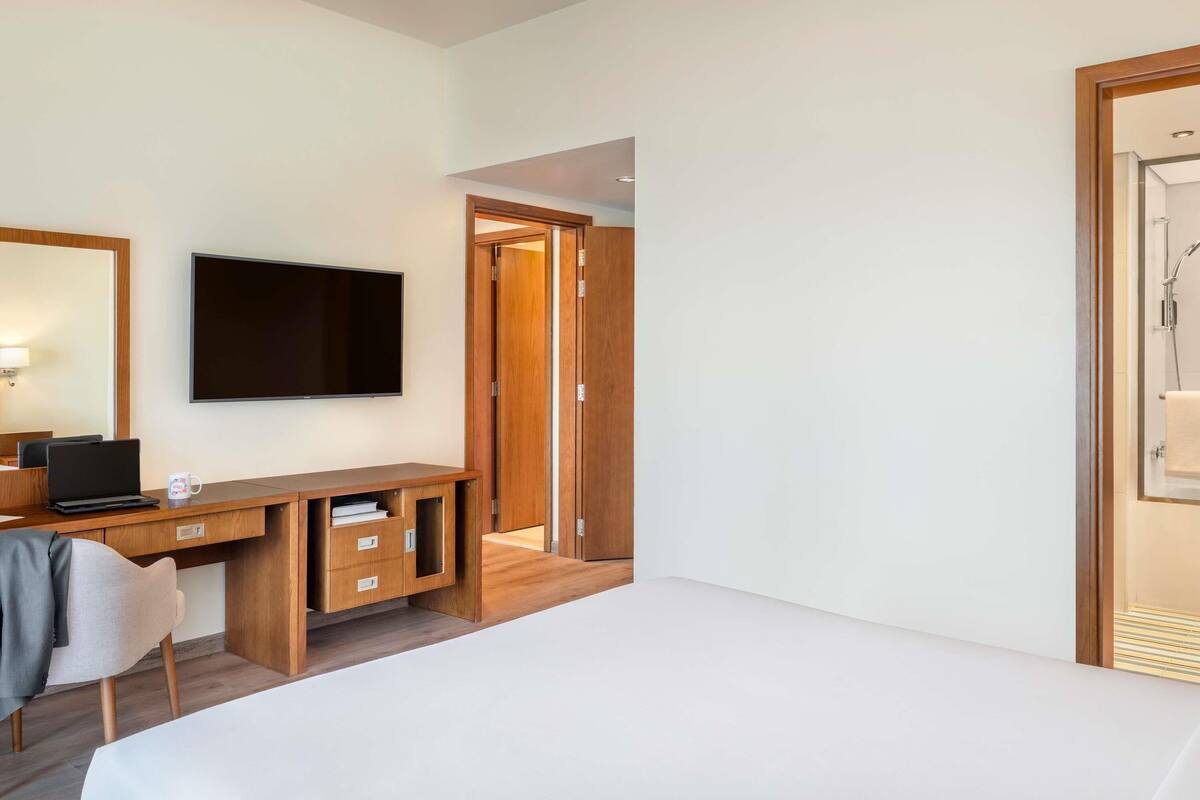 1 bedroom, minibar, in-room safe, desk