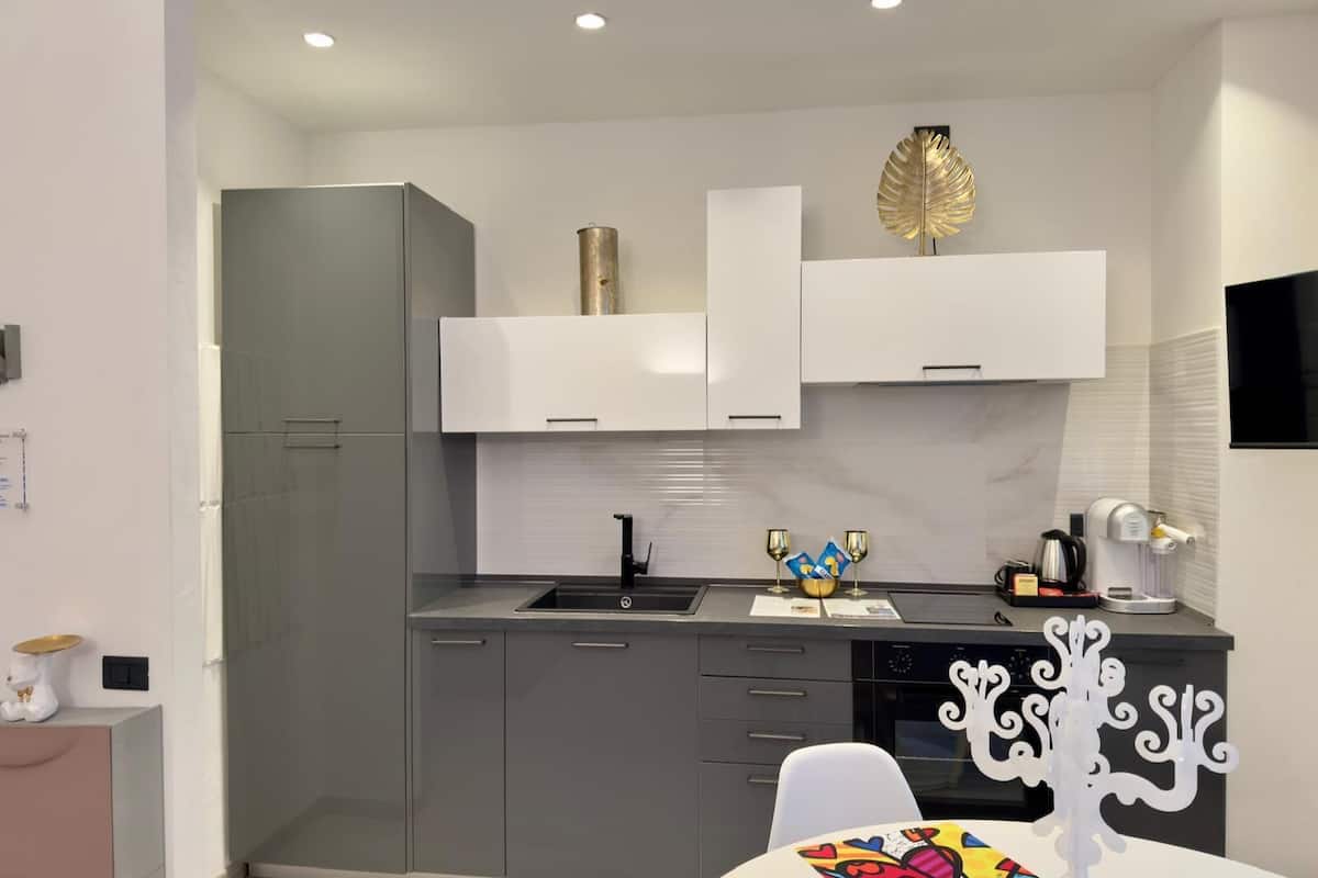 romantic suite | private kitchen | coffee/tea maker