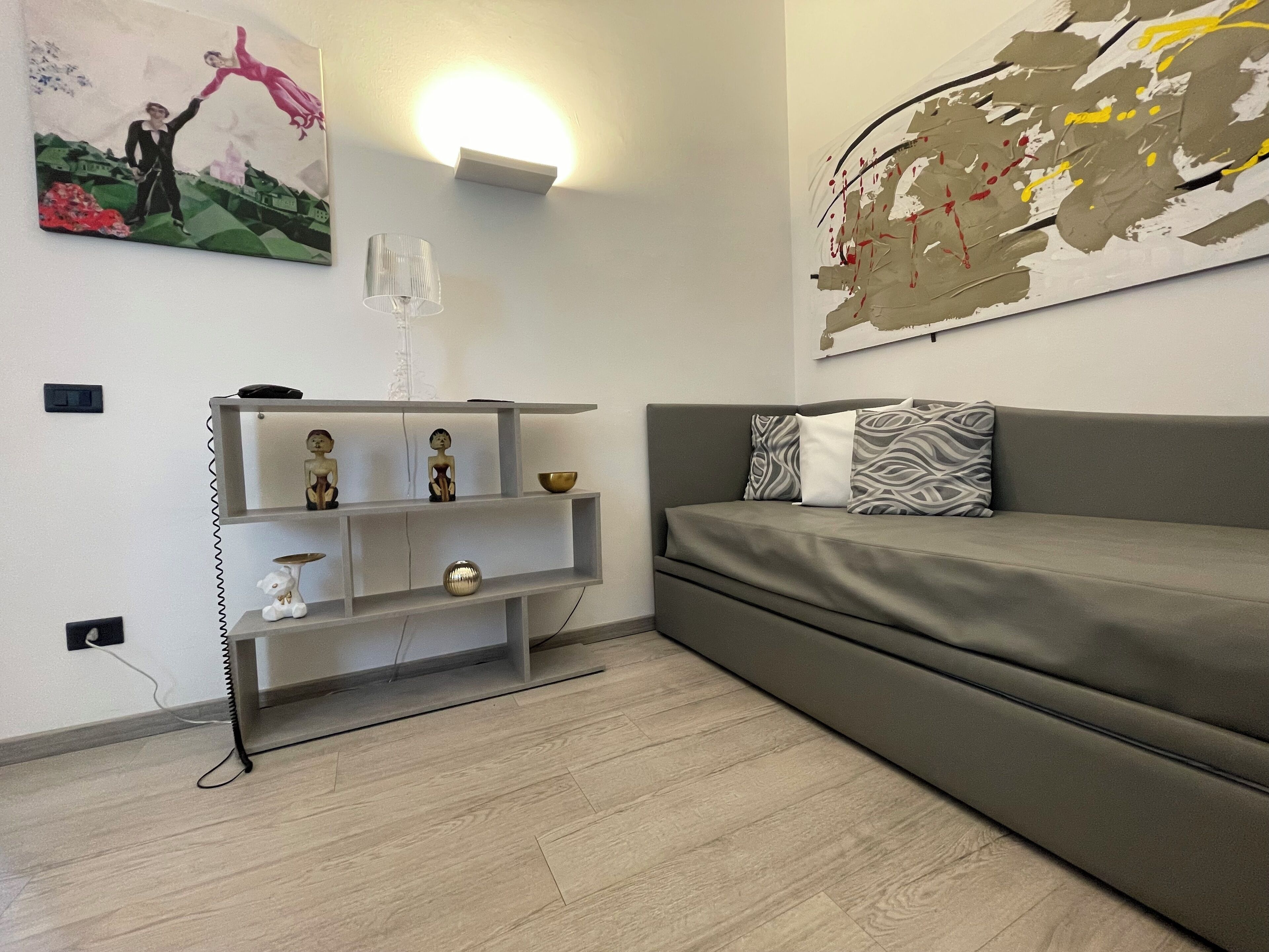 romantic suite | minibar, in-room safe, desk, blackout curtains