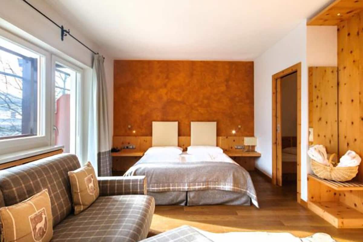 In-room safe, desk, free WiFi, wheelchair access