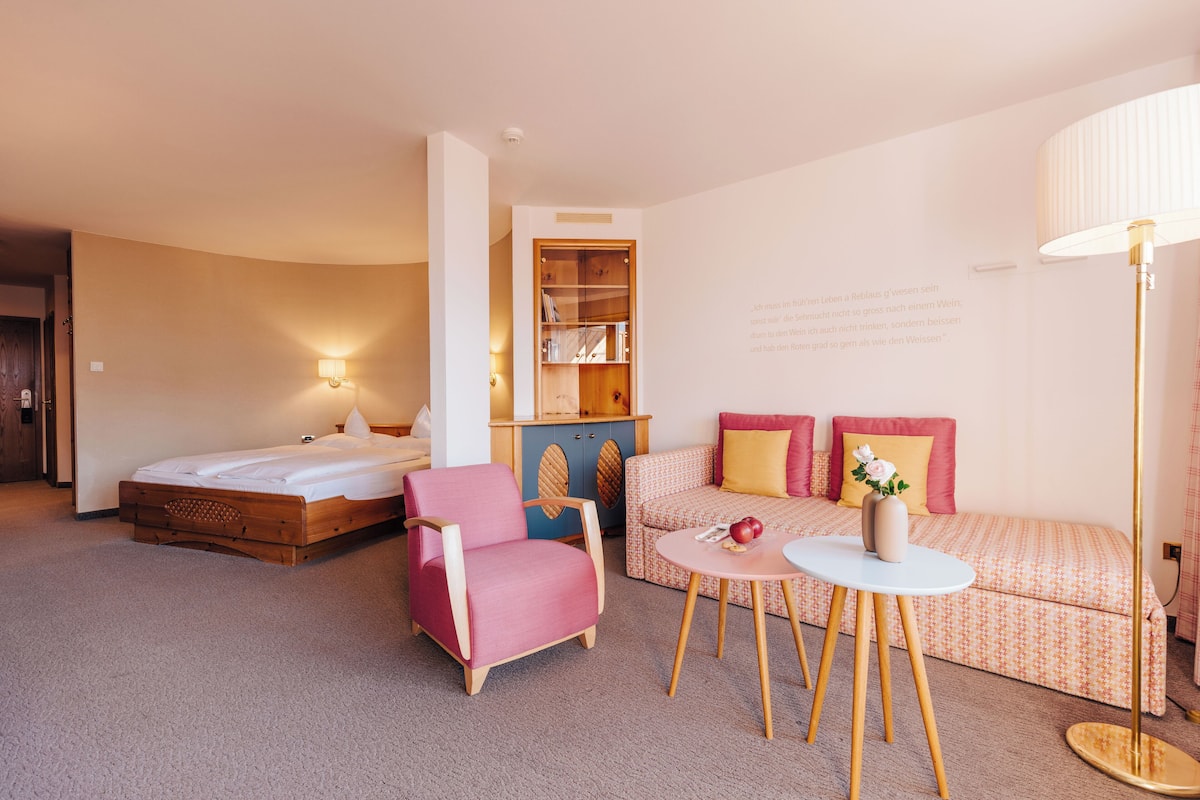 Deluxe tweepersoonskamer, balkon | 1 slaapkamer, luxe beddengoed, een minibar, een kluis op de kamer