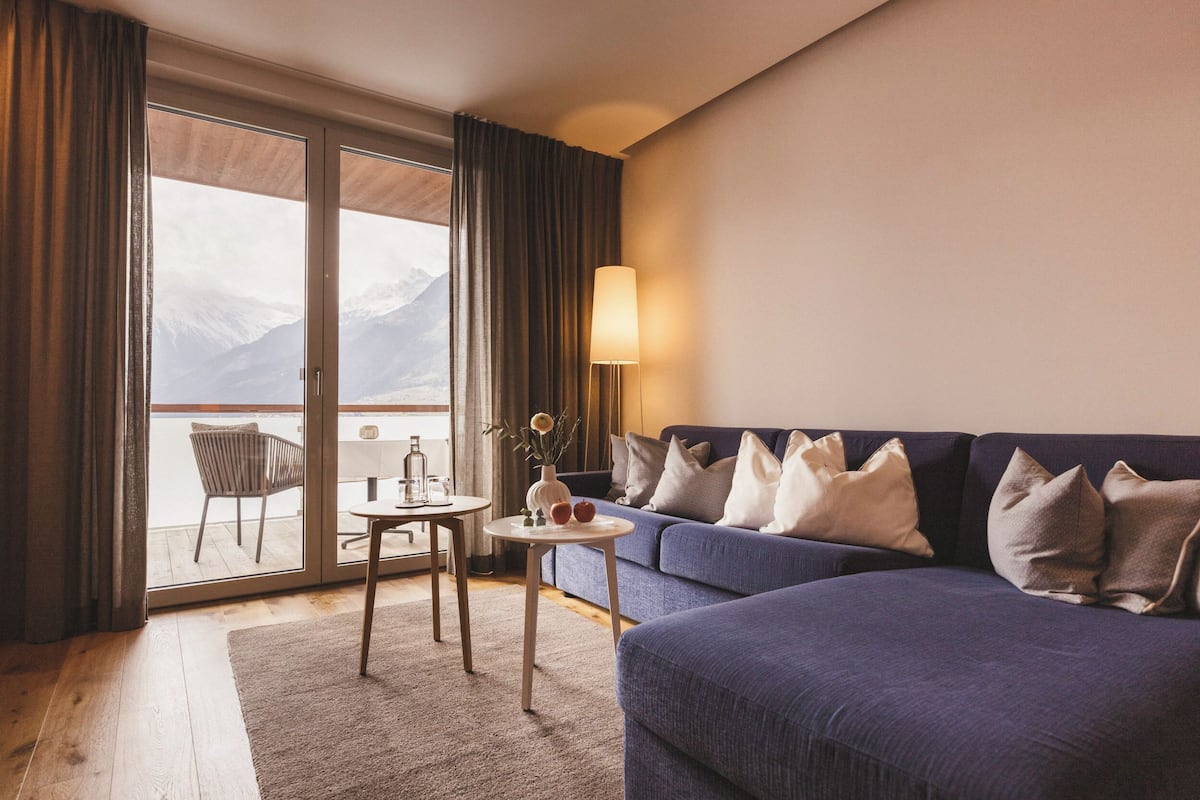 1 bedroom, premium bedding, minibar, in-room safe