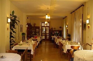 Banquet hall - Albergo Ristorante Guidi (Pistoia)