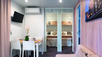 CASA MOBILE CON 2 BAGNI (6 ADULTI) | Living area | TV, ping pong