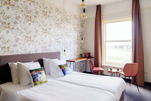 In-room safe, desk, iron/ironing board, free WiFi - Hotel Courage Waalkade (Nijmegen)