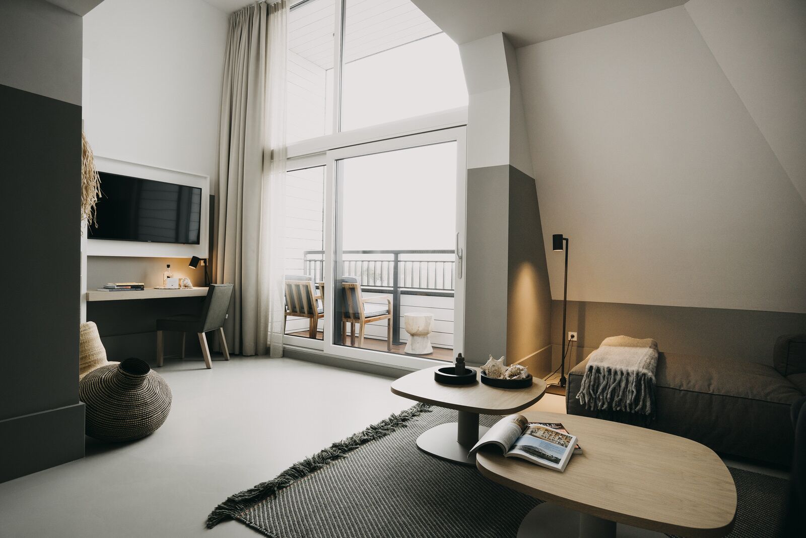 family suite | in-room safe, free wifi, bed sheets