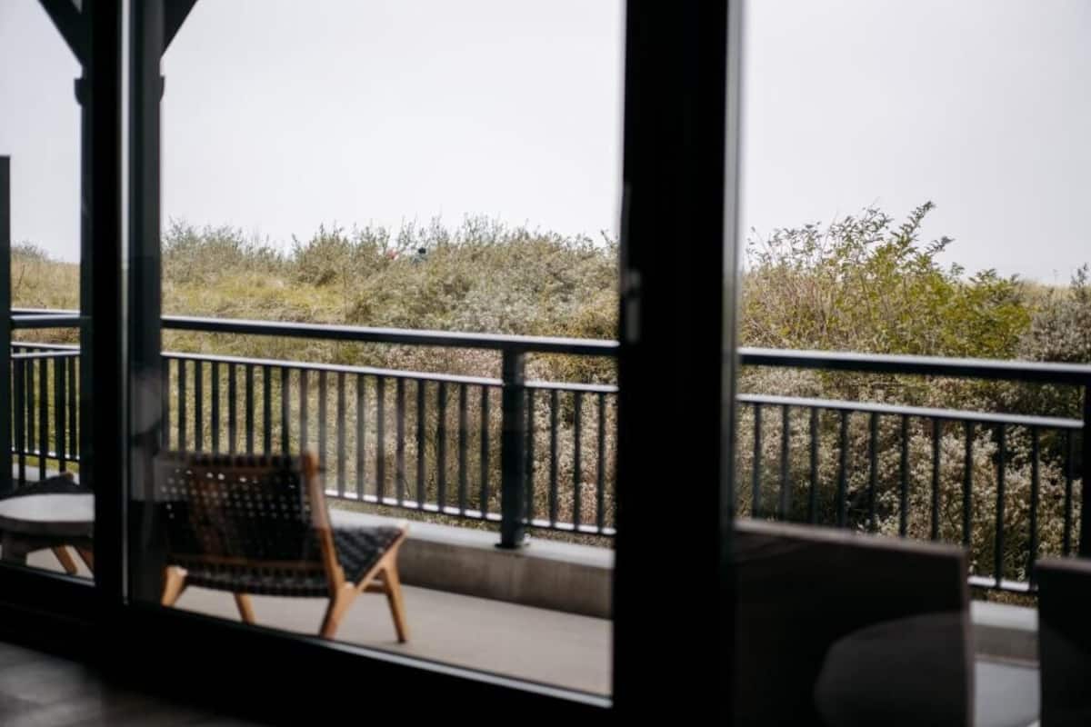 family apartment, 2 bedrooms, 2 bathrooms, sea view (the dune) | in-room safe, free wifi, bed sheets