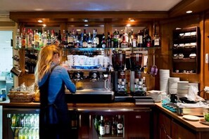 Bar (in der Unterkunft)