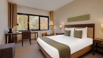 Coffres-forts dans les chambres, bureau, rideaux occultants