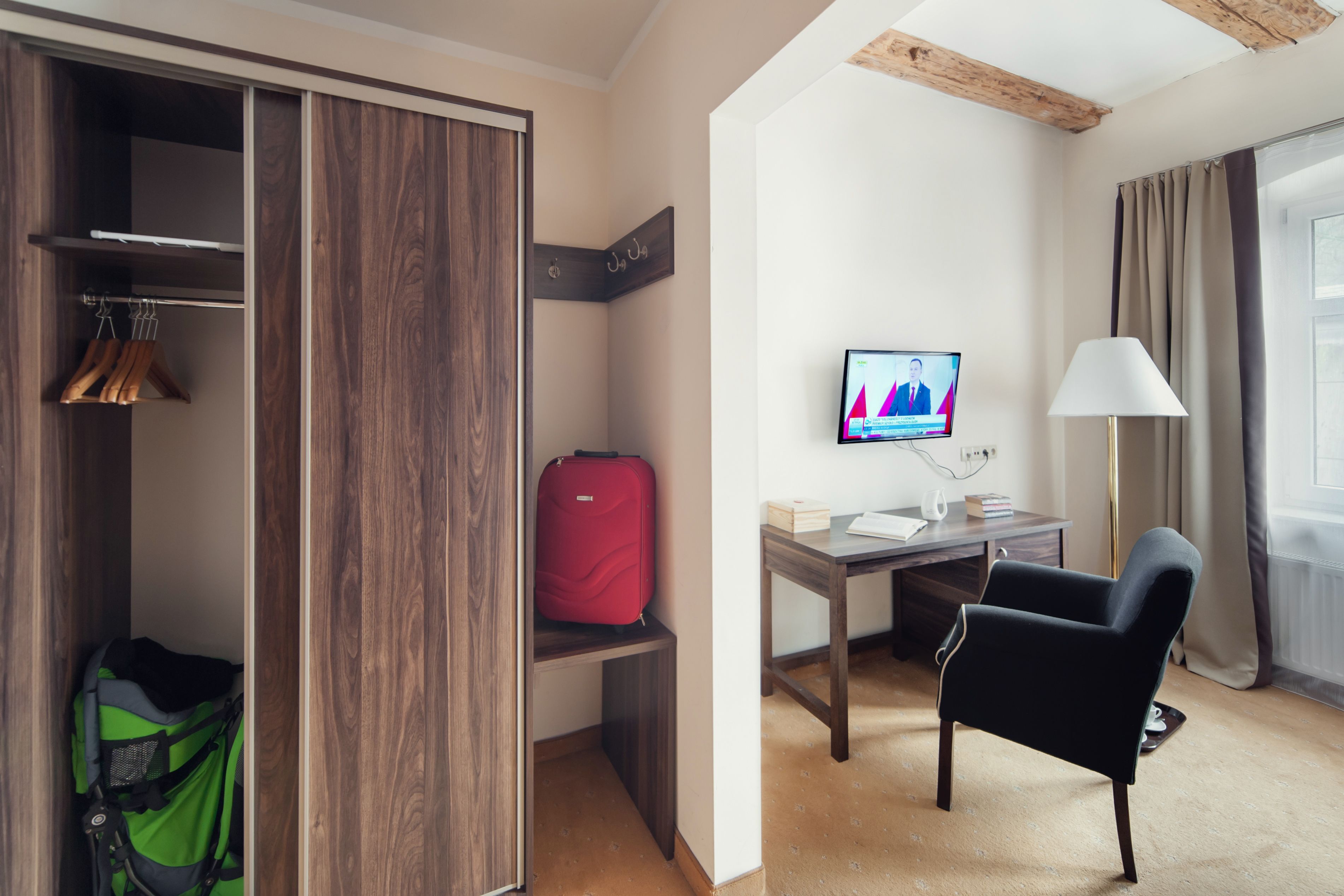 standard double or twin room | premium bedding, desk, free cots/infant beds, rollaway beds