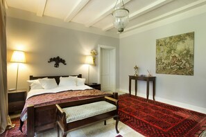 Apartament | Roba de llit hipoal·lergògena, mobiliari individual i escriptori 