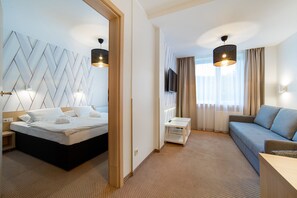 Ropa de cama de alta calidad, escritorio, wifi gratis y ropa de cama 