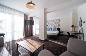 Comfort Suite | 1 bedroom, premium bedding, desk, free WiFi