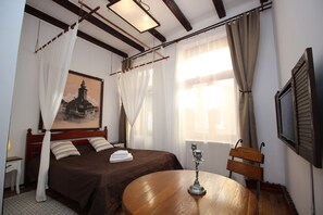 Standard Double Room | In-room safe, soundproofing, free WiFi - Pension Noemi (Brasov)