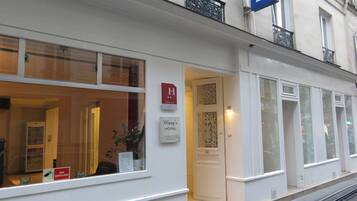 Fachada de la propiedad