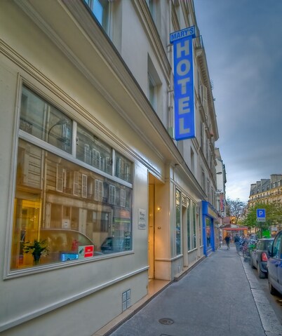 Mary's Hotel République