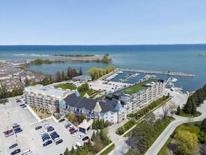 Vista frontal de la propiedad