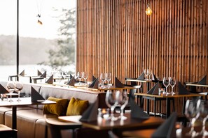 2 restaurants, breakfast, lunch, dinner served; Spanish cuisine 