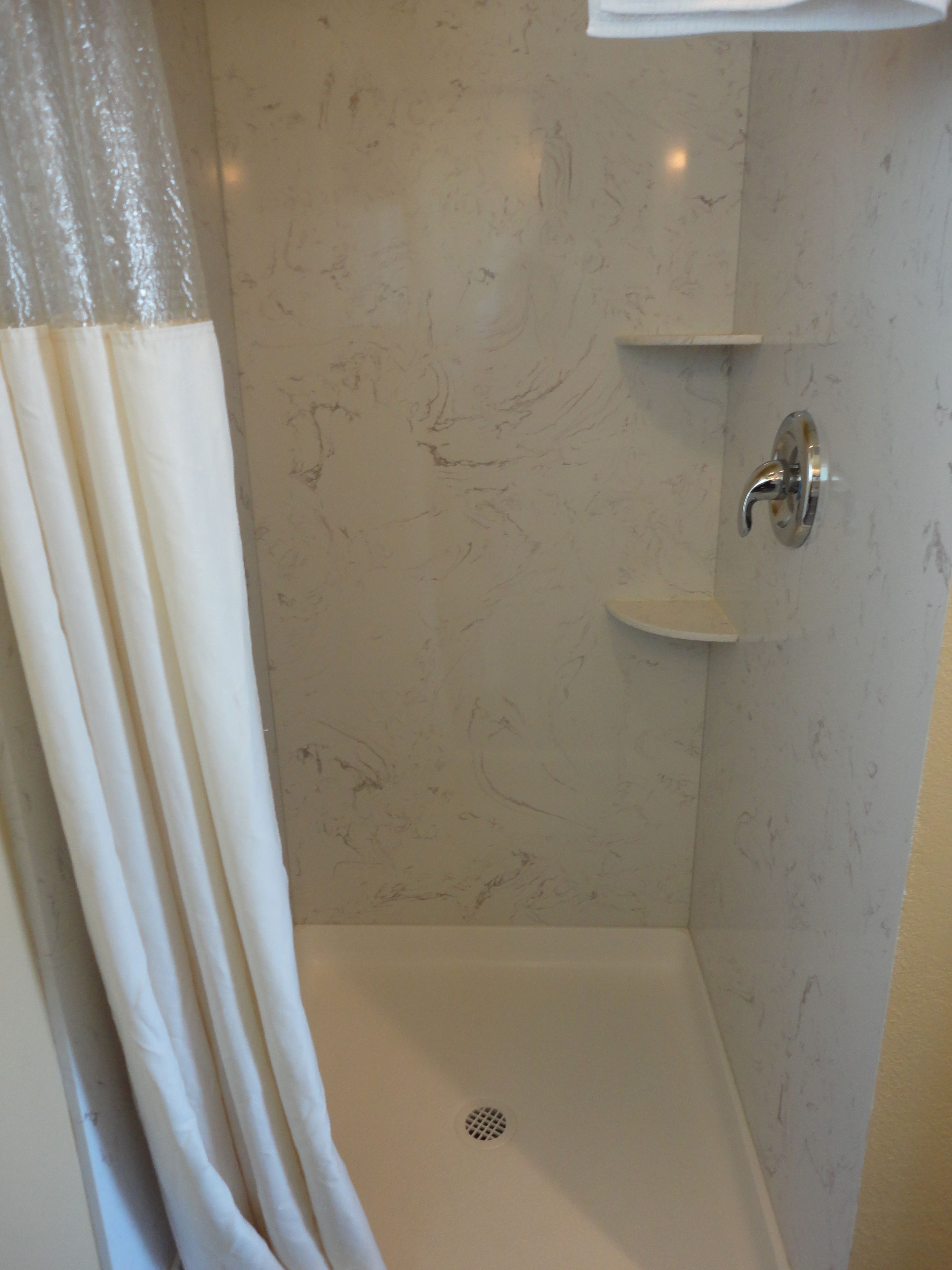 Double Room | Bilik Mandi | Pancuran mandi, pengering rambut, tuala disediakan 
