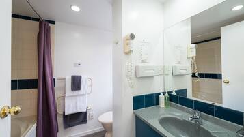 Standard Studio | Bathroom